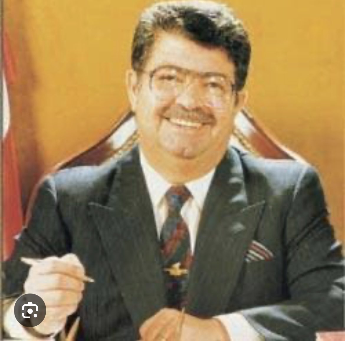 8. Cumhurbaşkanımız merhum Turgut Özal'ı vefatının yıl dönümünde saygı ve rahmetle anıyorum.