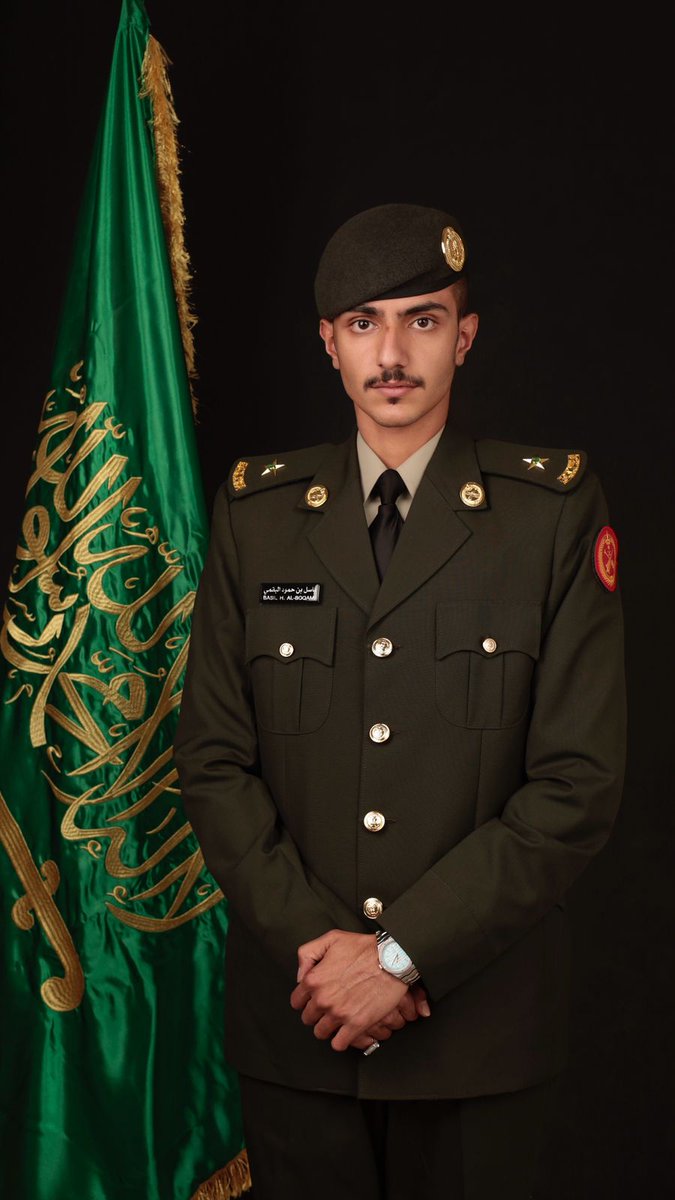 FamilyAlshawi's tweet photo. نهنئ ونبارك للملازم / باسل بن حمود بن سليمان الشاوي 

تخرجه من كلية الملك عبدالله للدفاع الجوي بـرتبة ملازم وبتقدير ممتاز.🎓🎓 

جعلها الله عوناً له في طاعه الله ثُم الملك ثُم الوطن سائلين الله له التوفيق والسداد في حياته ومسيرته المهنية. https://t.co/2KUtpPncnC