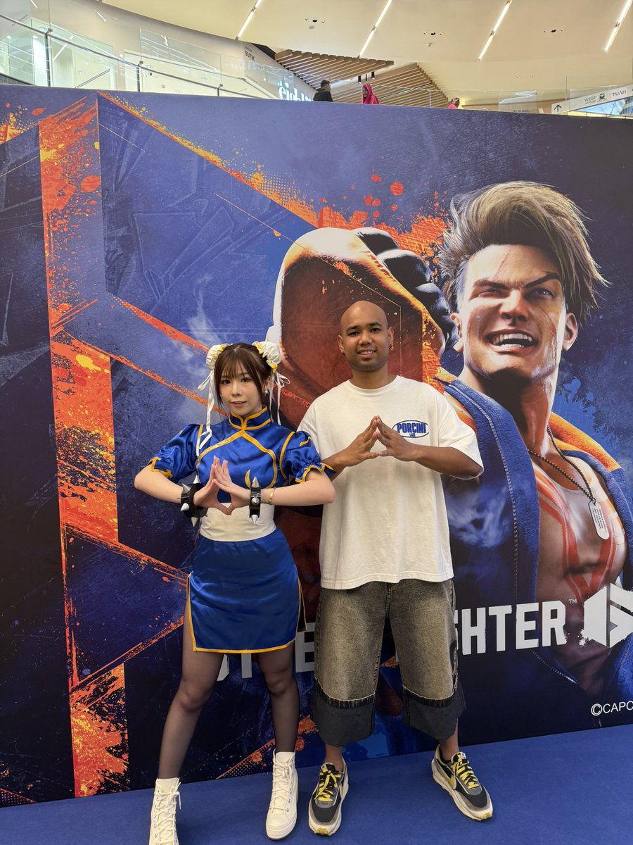 GM, side questing to Meet Chun-Li 😳

Shoutout to <a href="/fomokingz/">FomoKingz</a> for bringing Capcom to Malaysia!