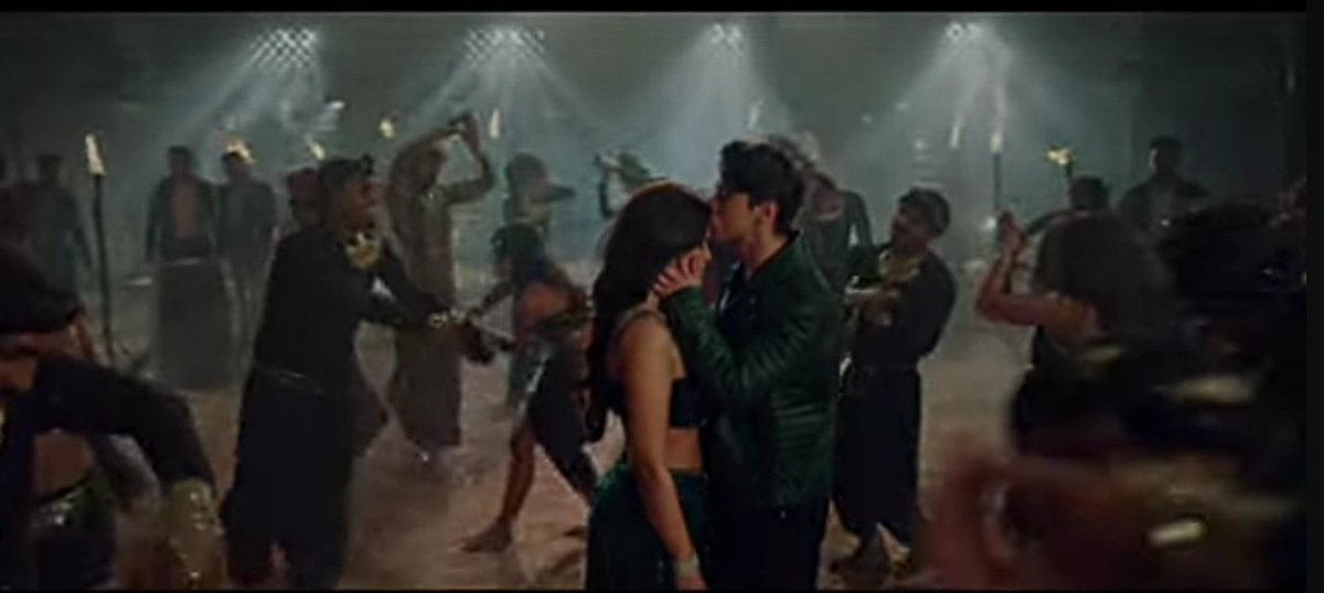 Kailash42232979's tweet image. !!!!!  Attention  PratikFam !!!!⚠️

Pratik new music video #BalamaIsRealaingNow
 Beautiful cemastry between pratik🥰 &amp;amp; eden  🔥
Full On Item 🎵 song
@praticksejpal  #PratikSehajpal
#EdenRose

youtu.be/ZVYNOaJcZmU?si…