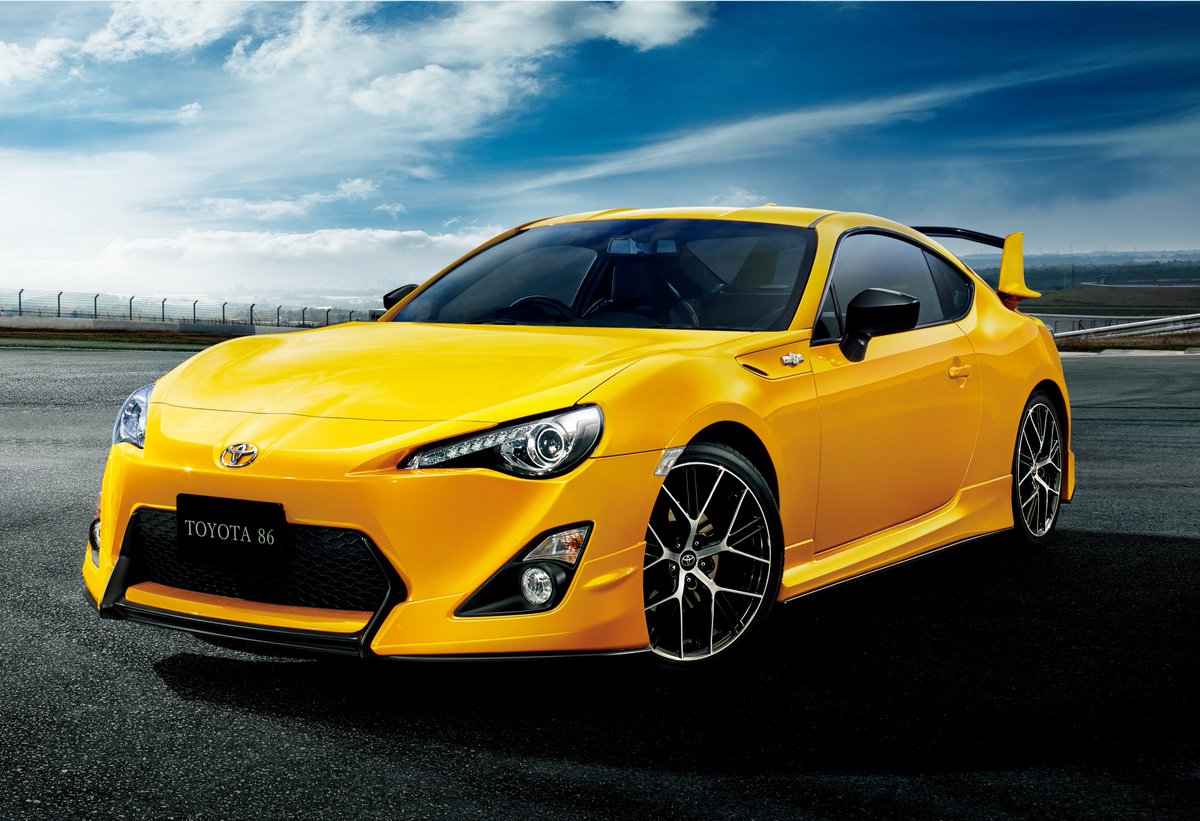 bestcarmagazine's tweet photo. いまや大人気となった86。街で見かけることも多くなった!?でも、販売当初はディーラーから嫌われてたって知ってた……？
嫌われ86が愛され86になるまでのサクセスストーリー！ファンを大事にする戦略とは？
#ZN6 #ZN86 #GR86 #BRZ #TOYOTA
https://t.co/F1ldnEXvKc https://t.co/YEqaRCsvfw