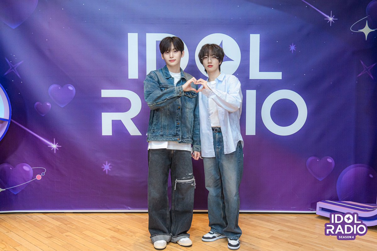 [#아이돌라디오오티디👕] 250416 토마토즈🍅

오늘도 큐티로운💘 토마토즈의 하루 😍

<a href="/CRAVITYstarship/">CRAVITY OFFICIAL</a>