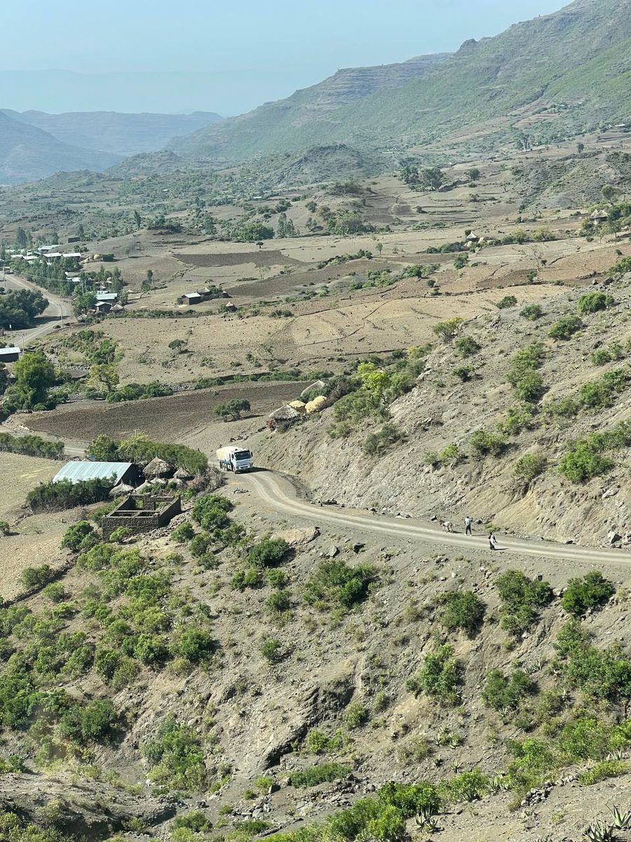 SefinewDemlie's tweet image. Despite logistical challenges posed by the region&apos;s #terrain and #security_concerns, ADHENO effectively managed the procurement, transportation, and distribution of both food items and veterinary drugs. 2/n