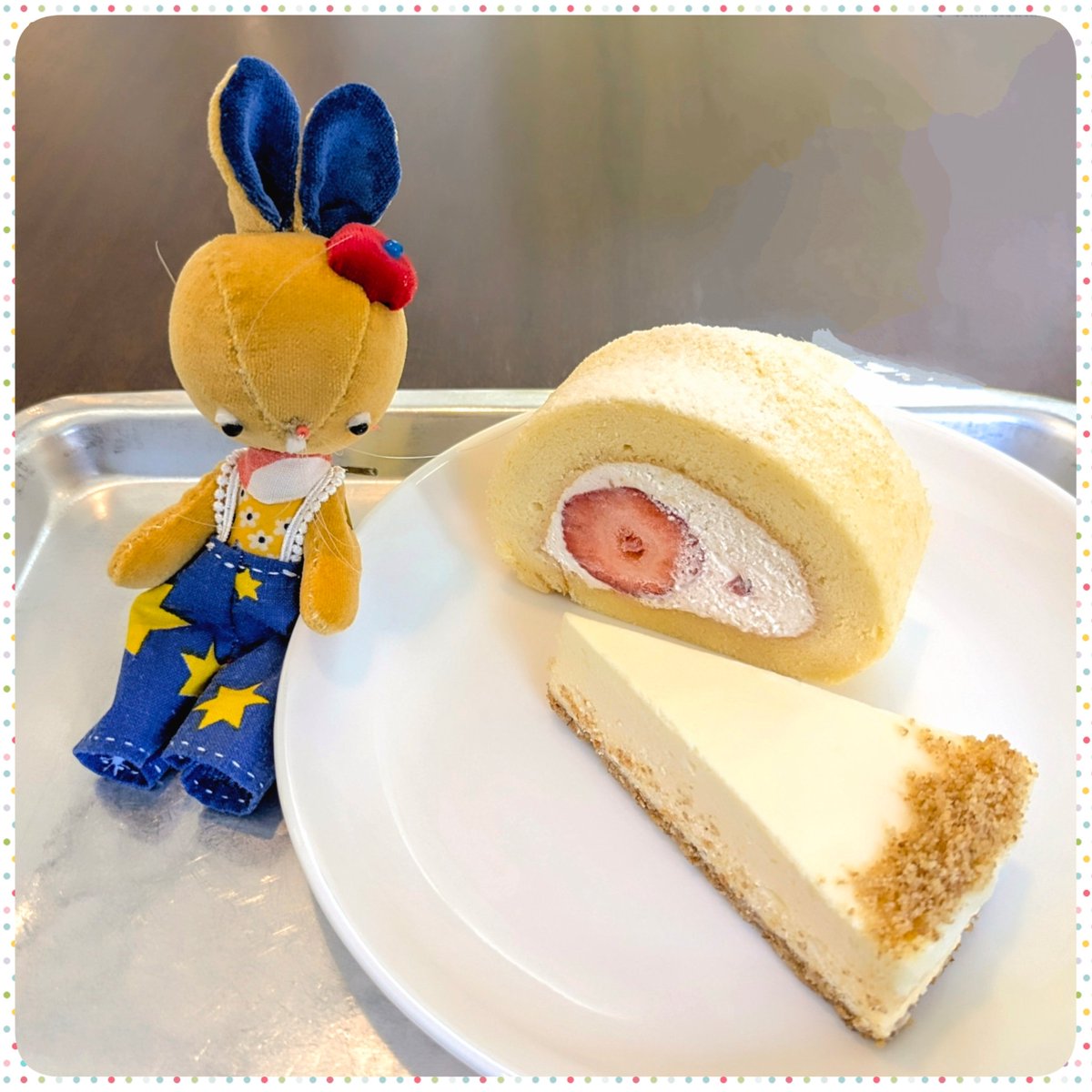 Papanda9099's tweet photo. 石川町のギャラリーが午後一からって💦2時間空いたから鎌倉行ったった😆😋
お昼前に大将のスイーツたっぷり堪能♪
#CLOVERLEAF
#由比ヶ浜 https://t.co/Y3PCcn0dL8