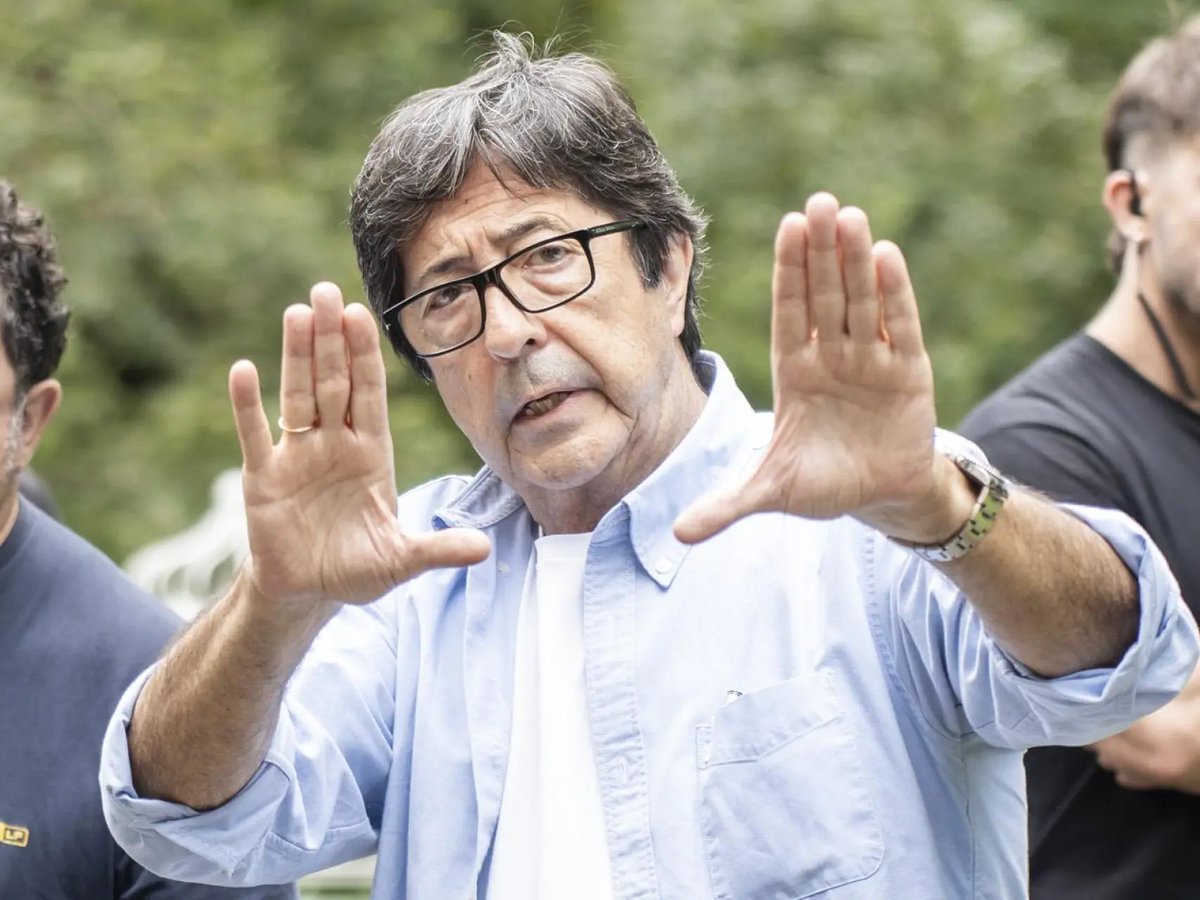 Kinótico (@kinotico) on Twitter photo Además recibimos a los directores Manuel Gómez Pereira ('Un funeral de locos') y <a href="/AnaAsensio1/">Ana Asensio</a> ('La niña de la cabra'), que ya tienen sus películas en cartel
Escúchanos en
🎙️ Spotify: open.spotify.com/episode/0goCeW…
📻 iVoox: ivoox.com/kinotico-457-t…
🎵 Apple: podcasts.apple.com/es/podcast/kin… Además recibimos a los directores Manuel Gómez Pereira ('Un funeral de locos') y <a href="/AnaAsensio1/">Ana Asensio</a> ('La niña de la cabra'), que ya tienen sus películas en cartel
Escúchanos en
🎙️ Spotify: open.spotify.com/episode/0goCeW…
📻 iVoox: ivoox.com/kinotico-457-t…
🎵 Apple: podcasts.apple.com/es/podcast/kin…