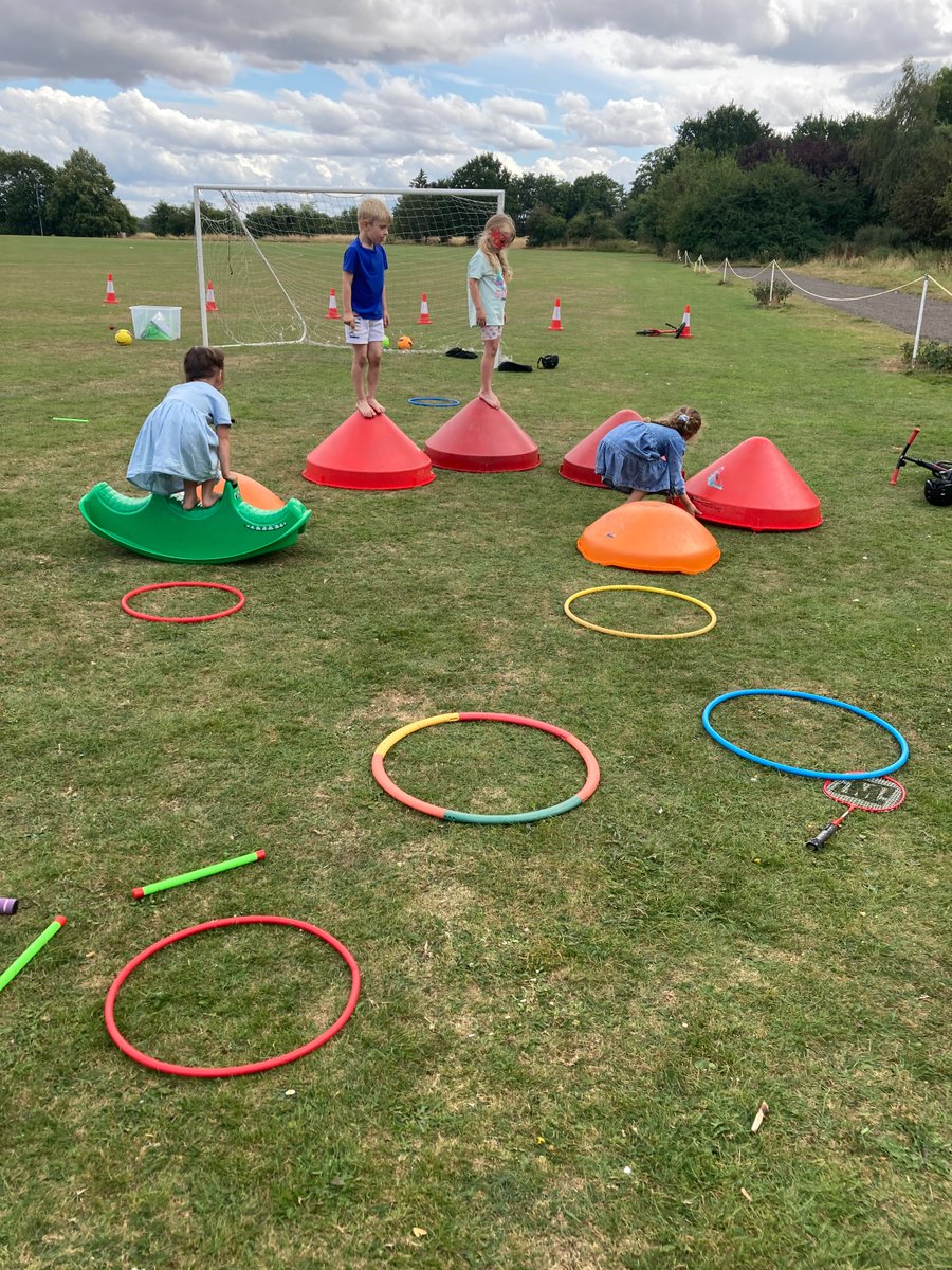 efdccommunity's tweet image. π³π Join us TODAY for Play in the Park in #Ongar! π Love Lane Playing Fields, Ongar β 10 AM to 12 PM. Enjoy arts & crafts and sports! No booking required. @eppingforestdc #EasterFun #FamilyTime #PlayInThePark