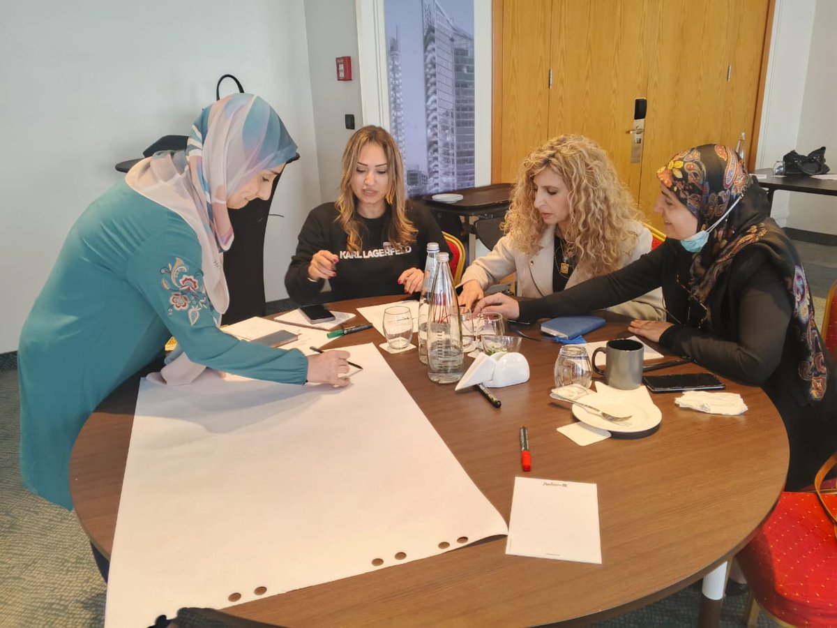 LAHLebanon's tweet image. ضمن مشروع "دور المرأة في صنع التاريخ"، تمَ العمل على تعزيز التفكير التاريخي من خلال استراتيجيات وأنشطة تفاعلية محفّزة بتيسير الأستاذتين ليلى زهوة وباتريسيا زغيب.
@unwomenlebanon @MeheLebanon @canadaliban