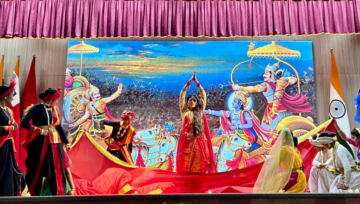 DG NCC visited WB &amp; Sikkim Dte and reviewed ongoing NCC initiatives.
DG NCC interacted &amp; motivated the Cadets to contribute towards Nation Building and urged them to live by motto 'NATION FIRST'.
DG NCC also awarded prestigious Dte NCC Banner to the Darjeeling Gp and Best Unit