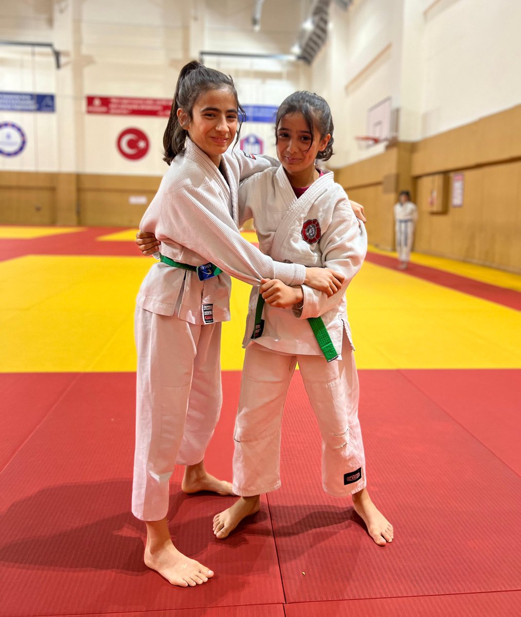 🥋Judo altyapımızda, 2025 Yılı 1. Dönem Kuşak Terfi Sınavı gerçekleştirildi. 

İBB Cebeci Spor Kompleksi’nde yapılan sınavda bir üst kategoriye terfi eden sporcularımızın kemerleri bağlandı.