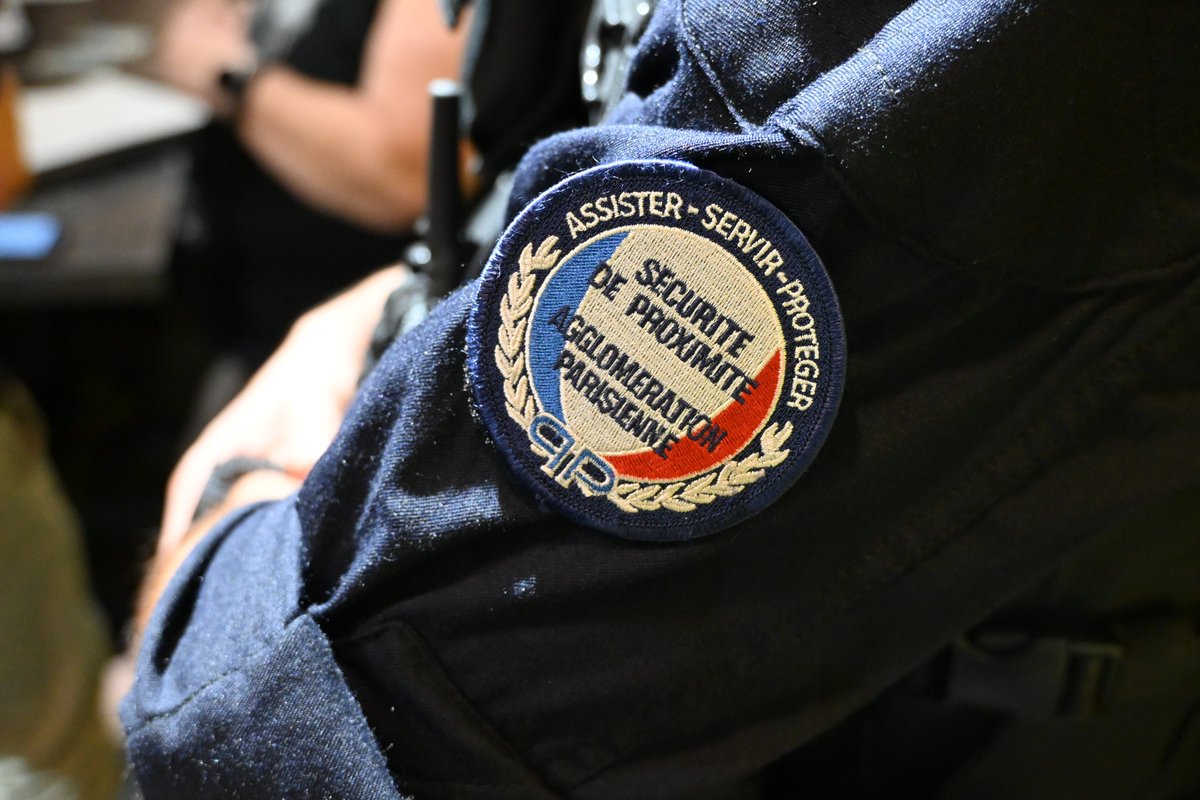 Prefet93's tweet photo. #Fraude #ProtectionConsommateur #SécuritéduQuotidien

De journée, comme de nuit, les services de l’État se mobilisent pour lutter contre la fraude et protéger les consommateurs dans le cadre du plan d'action de restauration de la sécurité du quotidien.

Retour en images sur l'opération de contrôle de nuit conduite ce vendredi 11 avril à #SaintOuen, #SaintDenis et #Pierrefitte.

📍 Bilan de l'opération :
✅ 4 établissements contrôlés
 👮‍♂️ 2 interpellations pour emploi d’étranger sans titre
 💼 3 interpellations pour travail dissimulé
 🚫 15 kg de denrées alimentaires impropres à la consommation détruites
 ⚠️ 1 mise en demeure
 📄 1 avertissement