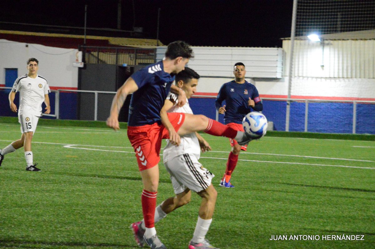 ❎

 #UDTelde 1️⃣-1️⃣ #ArucasB

💪🏻 No nos dio para la victoria, pero sumamos un punto para seguir en la pelea.  ¡A por el próximo reto! 
🚀💙❤️ 

🔜 Mucha suerte para el resto de temporada, <a href="/arucascf/">Arucas CF</a> 

📸 <a href="/JuanAntonioHRM/">Juan Antonio Hernández</a>