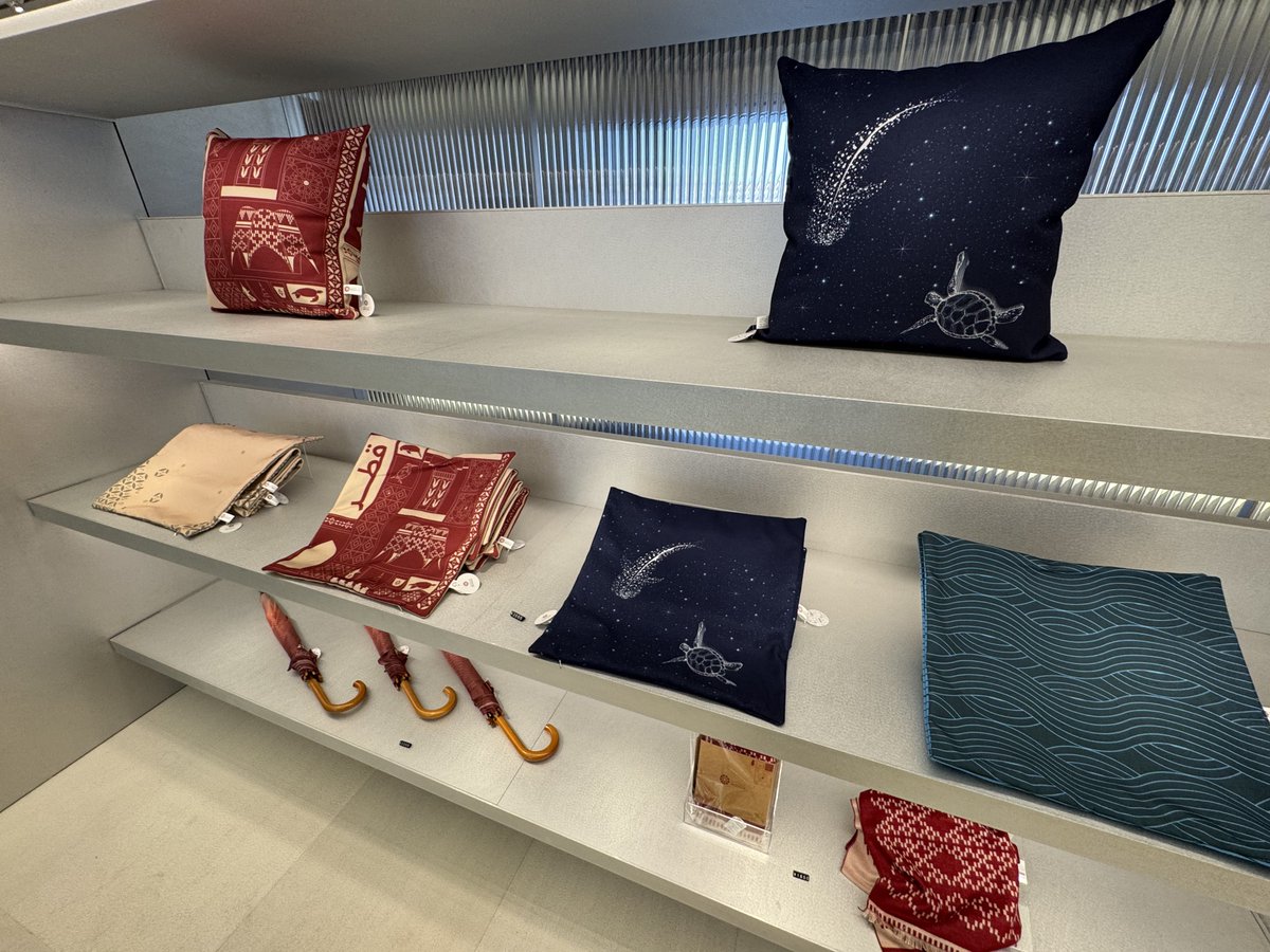 カタールパビリオン、なんとなくお祭りワイワイな感じかなと思って入っ