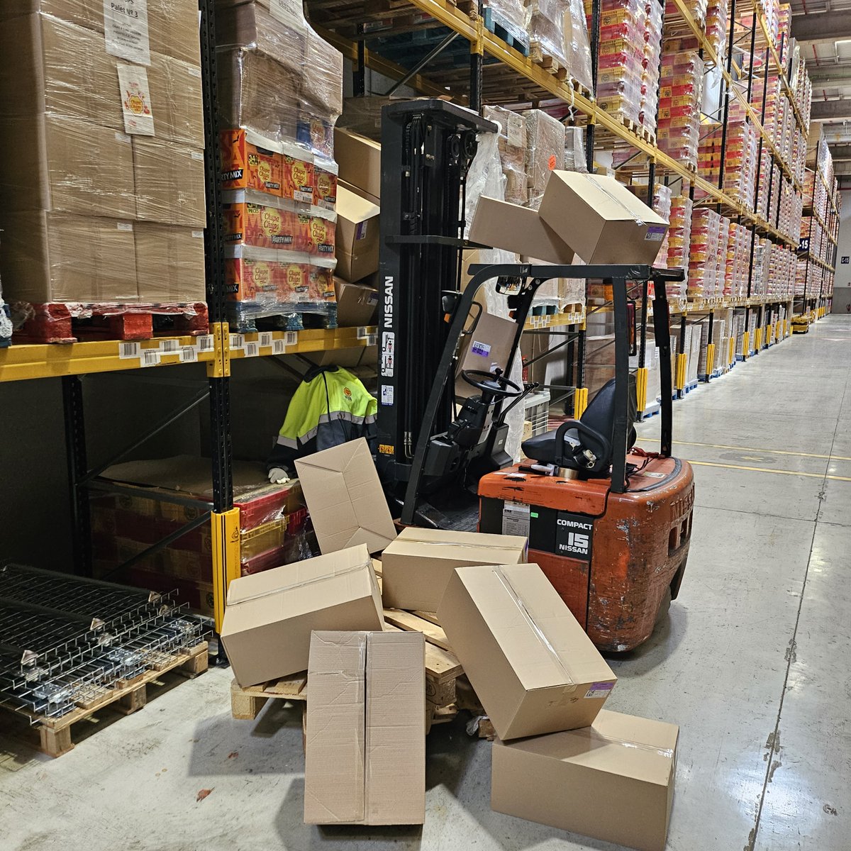 PrevenControl's tweet image. ‼️ En Semana Santa, se sigue trabajando.

👉 Menos personal, cambios de turnos o nuevas incorporaciones pueden aumentar los peligros si no se gestionan bien.

✅ En #PrevenControl lo tenemos claro: La prevención debe estar siempre activa, también en festivos.