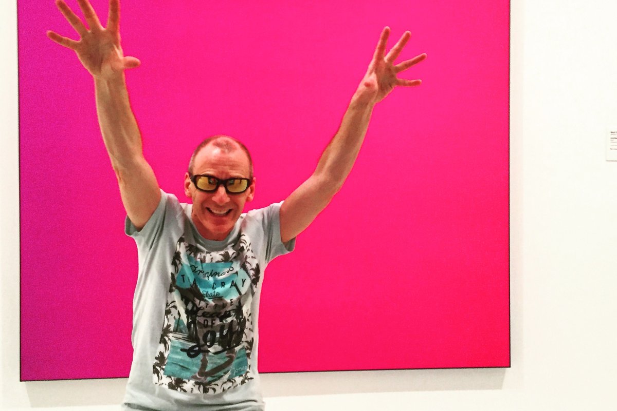 VI_Creative's tweet image. Asked to sum up his work in one Jon said: “Do what you love.”  🧡💙

As Brand Director, he brings decades of creative &amp;amp; strategic expertise, creating brands that inspire &amp;amp; endure.

Art lover. Mad Hatter. Brand perfectionist. 🎨⚽️

#BrandExcellence #DoWhatYouLove #TeamVI #LTFC