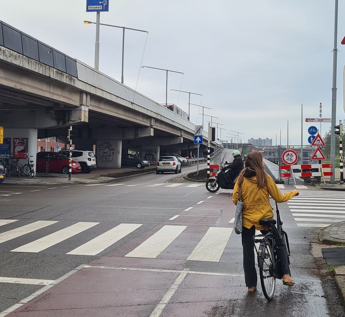 Woensdagavond 16 april is de oprit vanaf de Parkbrug richting ovonde Brailleweg vervroegd weer opengesteld. De afsluiting was nodig in verband met de aanleg van het naastliggende fietspad en zou duren tot 25 april. #AanpakRingZuid #Groningen