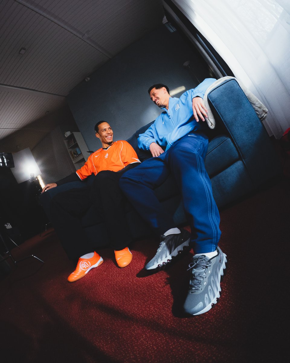 オランダ代表とNIKEは2004年「TOTAL 90」モデルの復刻版を発売すると