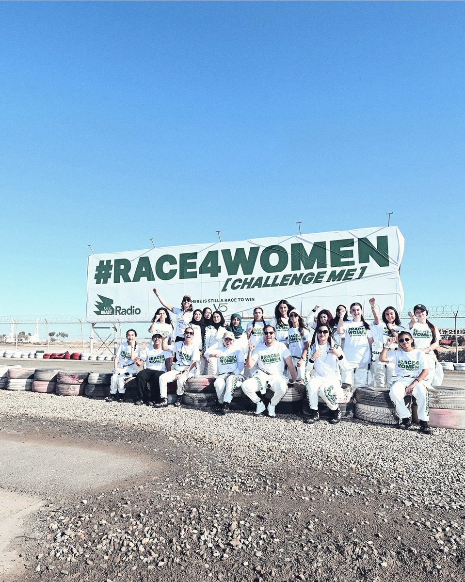 🔴 Sebastian Vettel est présent à Jeddah ce week-end pour une nouvelle édition de son événement #RACE4WOMEN ! 💚 

Le quadruple champion du monde a affronté hier 20 pilotes féminines lors d'une course de Karting dans l'optique de développer le sport automobile féminin en Arabie