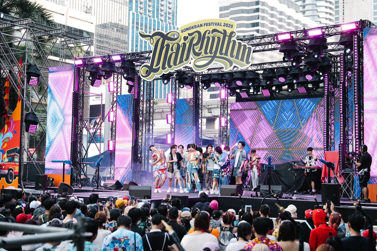 ZOLARofficialTH's tweet photo. Thai Rhythm 2025 💙💦 @ThaiRhythmFest 

#ZOLAR 
#ThaiRhythmxZOLAR 
#ThaiRhythm2025 
#CentralwOrld https://t.co/joojqv3XCV