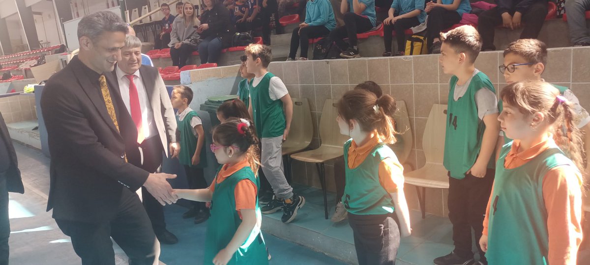 🎉🥳Çaycuma ilçemizde “Geleneksel Çocuk Oyunları Festivali” coşkuyla gerçekleştirildi.

Festivale; Çaycuma Kaymakamı Sayın Adem Kaya, İl Millî Eğitim Müdürümüz Sayın Osman Bozkan, Çaycuma İlçe Millî Eğitim Müdürü Sayın Ayhan Alagöz, Çaycuma Gençlik Spor İlçe Müdürü Sayın Şendoğan