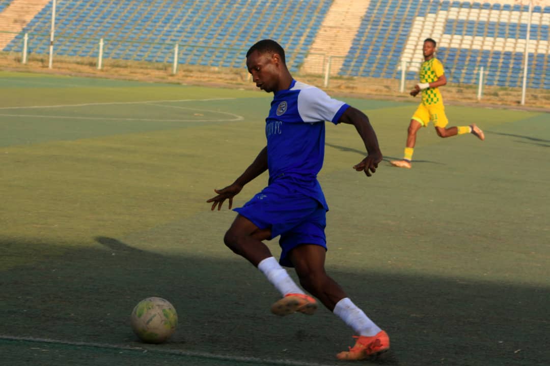 SimoibenN's tweet photo. Seat Of God 0-0 Simoiben FC 

A like for like players from the flank as Anas comes off the bench to use his pacey moves.

It's going to be a long day for Seat Of God side back. https://t.co/p76FVY76Jd
