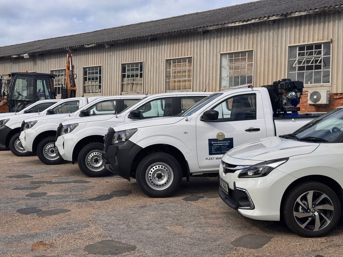 bitou_muni's tweet image. MEDIA RELEASE | Bitou unveils new fleet to bolster service delivery efforts 
This is as the municipality unveiled its new fleet this week.

Read more: bitou.gov.za/node/2173

#BitouServiceDelivery #BitouNews #BitouTrucks #CommunityServices #Engineering