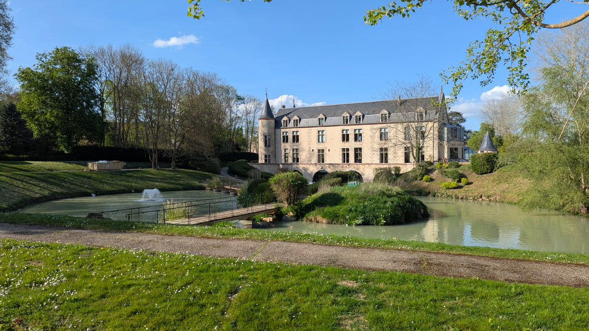 Mariam Al-Masmudi Martín (@mariam_masmudi) on Twitter photo EUROBUS2025, Paris. An amazing conference sharing science with incredible people in such a beautiful place. Thanks <a href="/mikhailshapiro/">Mikhail Shapiro (same on bsky) 🇺🇦</a> for inviting me! It was truly a pleasure.
<a href="/valientelab/">Manuel Valiente</a> <a href="/CNIOStopCancer/">CNIO Stop Cancer</a> EUROBUS2025, Paris. An amazing conference sharing science with incredible people in such a beautiful place. Thanks <a href="/mikhailshapiro/">Mikhail Shapiro (same on bsky) 🇺🇦</a> for inviting me! It was truly a pleasure.
<a href="/valientelab/">Manuel Valiente</a> <a href="/CNIOStopCancer/">CNIO Stop Cancer</a>