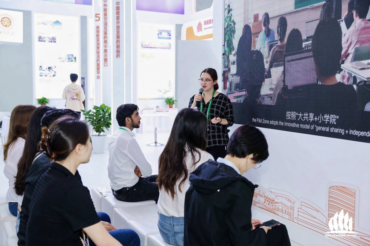 Lingshui_Lian's tweet photo. Exploring the 5th #CICPE: A Visit to the Pavilion of Hainan #Lingshui Li'an International Education Innovation Pilot Zone
Multiple renowned universities are hosting exchange activities at the pavilion, introducing the advantages and prospects of educational openness in the #Hainan Free Trade Port.
Don’t miss the chance to meet with us and discover more about our pilot zone!🥰🥰
#CICPE2025 #HainanExpo #education #innovation #HainanFTP