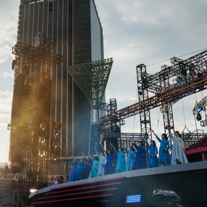 realsoundjp's tweet photo. ¸✧･ﾟ•.日向坂46 ライブレポート+:｡:✧

🔗https://t.co/PD1CWtMx5e

“最後の一期生”と挑んだ『6回目のひな誕祭』！
迷いのない4時間超の2日間で示した覚悟

／
📸ライブ写真一覧はこちら（全56枚
https://t.co/fTANuo7olX
＼
#日向坂46 #六回目のひな誕祭 @hinatazaka46