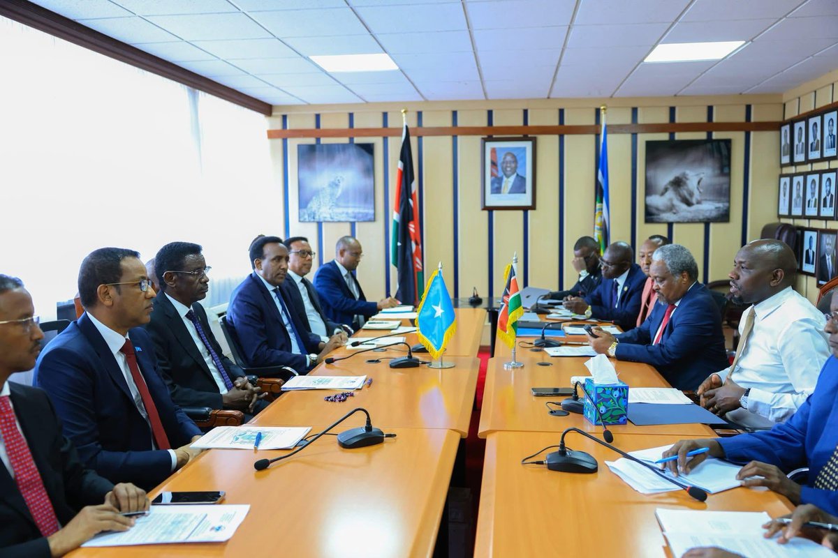 I was honored to meet my counterpart Hon. Kipchumba Murkomen and Kenyan officials today to deepen Somalia-Kenya cooperation. Our fruitful discussions focused on enhancing border security, police collaboration and immigration, reaffirming our shared commitment on security matters.