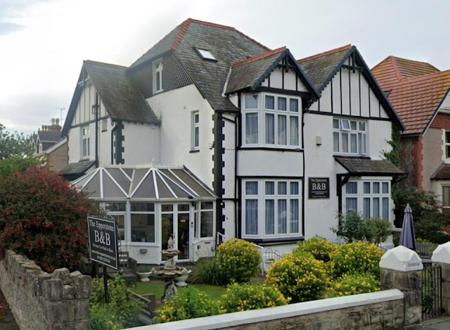 NorthWalesLife's tweet photo. Llandudno hotel ‘no longer viable as a business’, say owners! The council needs to support this. https://t.co/giWGSeNztq https://t.co/AOTyInutri