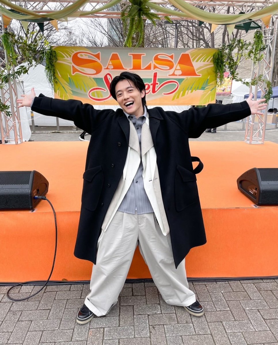 joyeuxpress's tweet photo. TBS「王様のブランチ」にて、櫻井海音様に、Lui’sのシャツ(1枚目)とDUSK STUDIOのスニーカー(1.2枚目)をご着用いただきました。
ご着用ありがとうございました。
#王様のブランチ 
#櫻井海音 
#Luis
#DUSKSTUDIO
#JOYEUXPR https://t.co/OACwLWCvsd