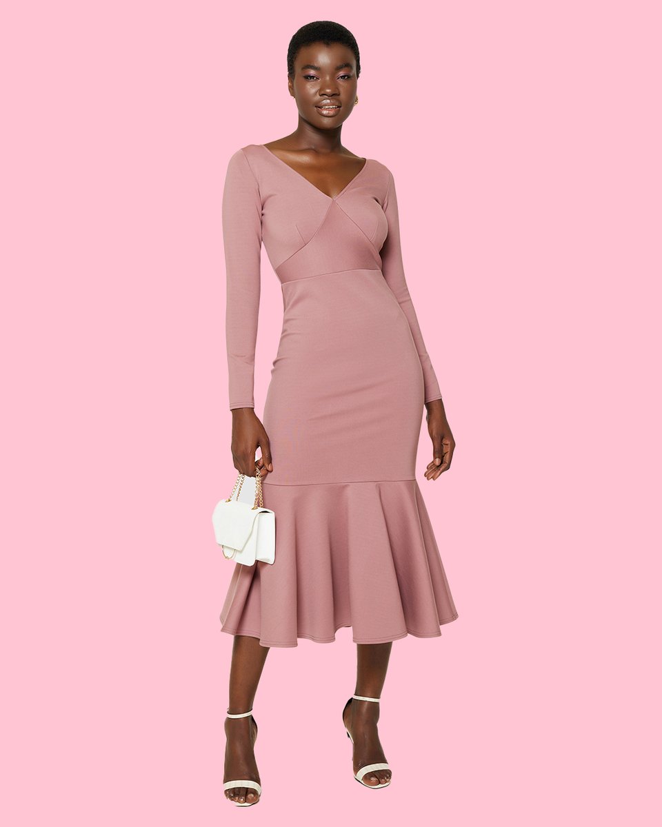 Some people have emotional support water bottles. We have emotional support dresses. 🛍️ #ClosetLondon

l8r.it/zUWl