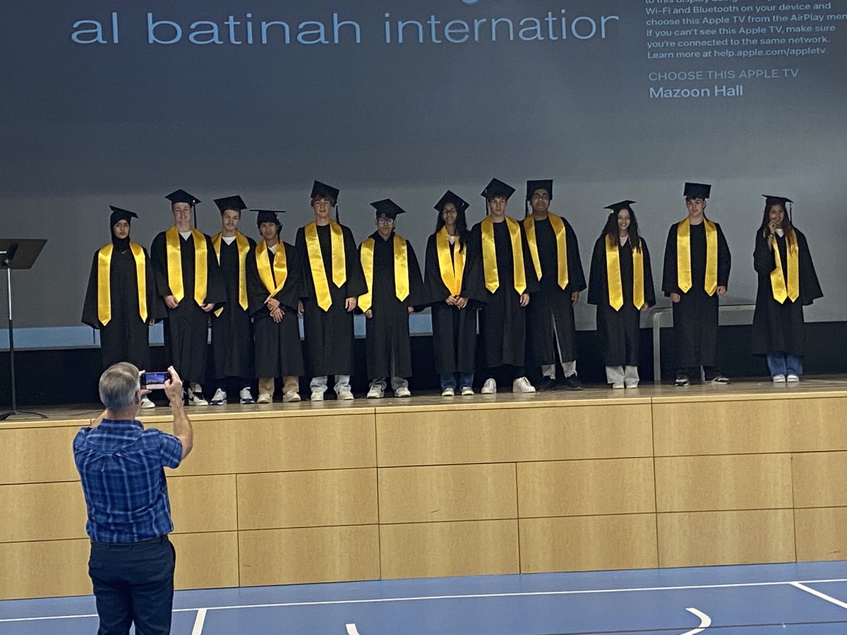 warrierramesh's tweet image. Pretty emotional day for this dad. It is his last day at school, study leave, exams and then OUT! Secondary children lined up to applaud them.
#IBDP is no child's play! @iborganization