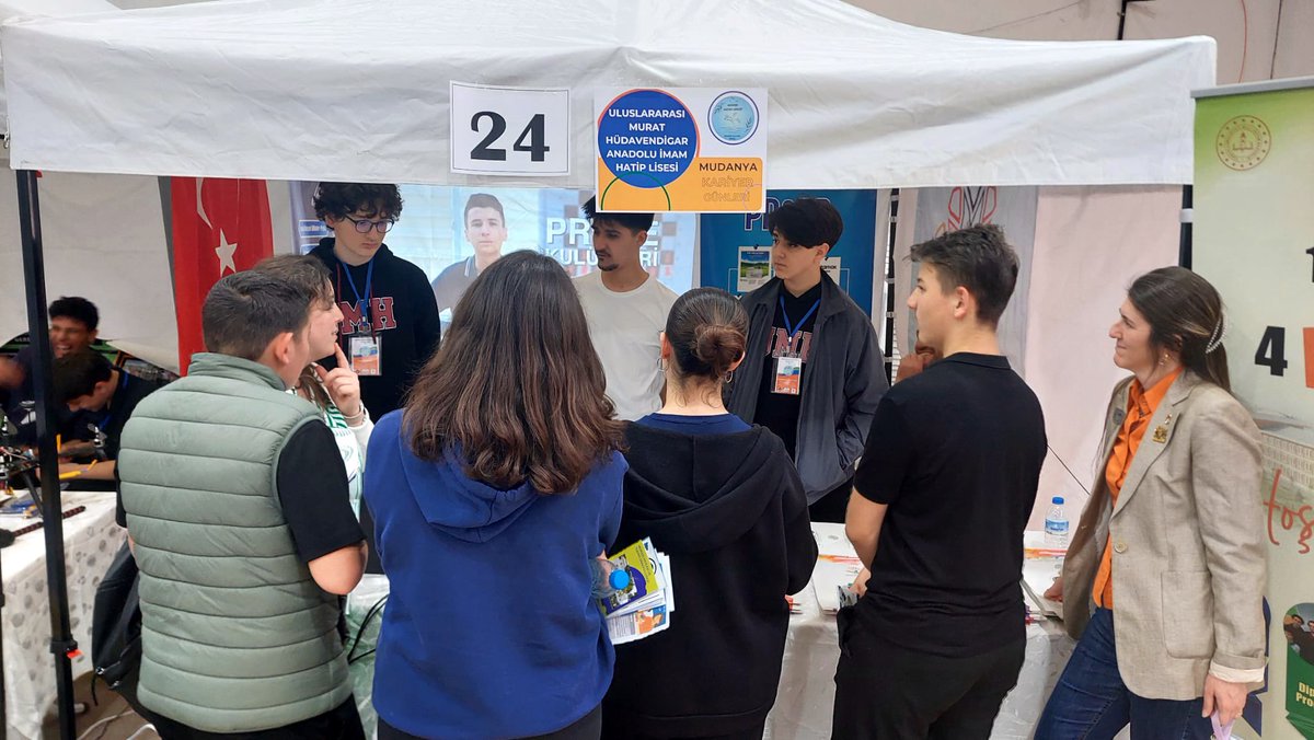 Mudanya RAM’ın gerçekleştirdiği Mesleğim Geleceğim Projesi (Kariyer günleri) programından hem öğretmenlerimiz hem de öğrencilerimiz çok memnun kaldılar, bir çoğunun aklında hangi okula gitmek istediği belirsizken şimdi herbirinin hedefi belli.