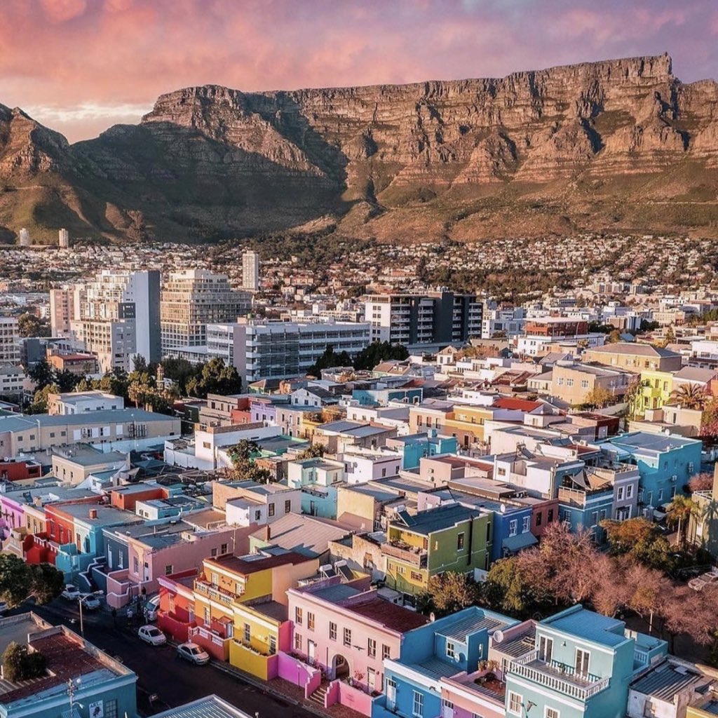 UnboundLiving_'s tweet photo. ✨Stylish Bo-Kaap Loft Available for Short-Term Rent – Ideal for Digital Nomads &amp; Relocators✨

Hello Cape Town community!

Our beautifully designed loft in the heart of Bo-Kaap, in a high-rise by the City Center, is now available for short-term rentals.

https://t.co/CIeTLJIPTp https://t.co/tzwVYsO8XD
