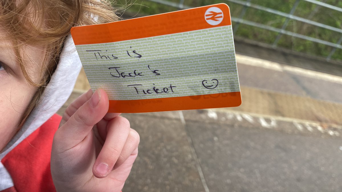 A huge thanks to Nicki at the Uckfield ticket office <a href="/SouthernRailUK/">Southern</a>, fantastic customer service - made my eldest son’s day!!