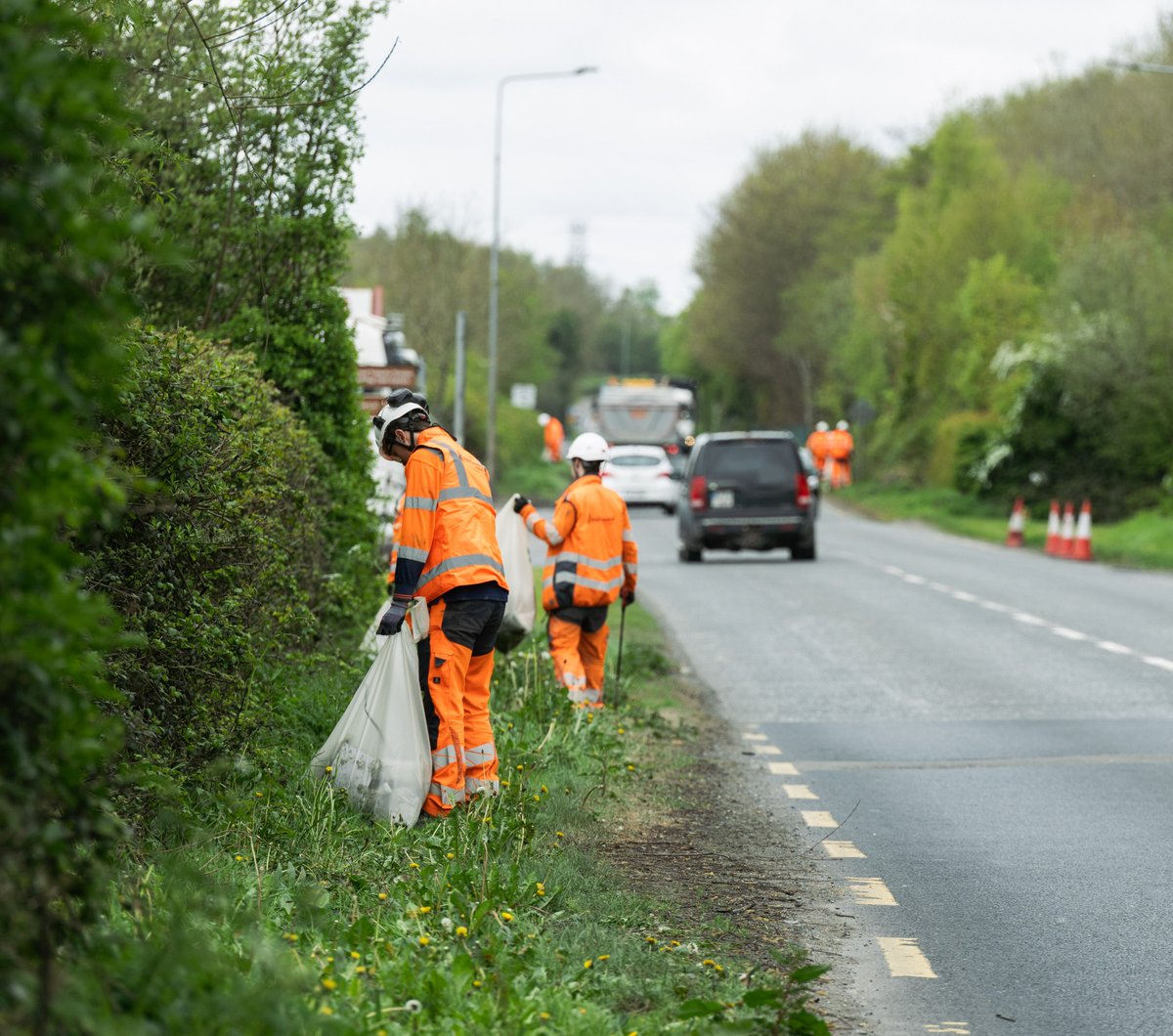 Irish_Cement's tweet photo. Our team of volunteers collected 51 bags of litter yesterday along sections of the N69, Barrack Road, Mungret Village and from Quinn’s Cross back to the factory. Good luck to the organisations, schools and communities who will be busy tomorrow. 
#teamlimerickcleanup #TLC #TLC10 https://t.co/OfDSSeu9nw