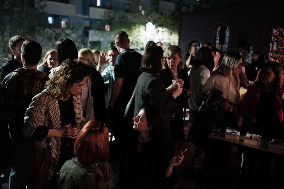 Festival "Satiranje" otvorili smo promocijom knjige Brana Mandića "Zbogom novine". Hvala na ovakvom početku! Večeras u 20 h nastupa Domagoj Zovak, na istom mjestu. Kulturni centar 201. Čekamo vas!