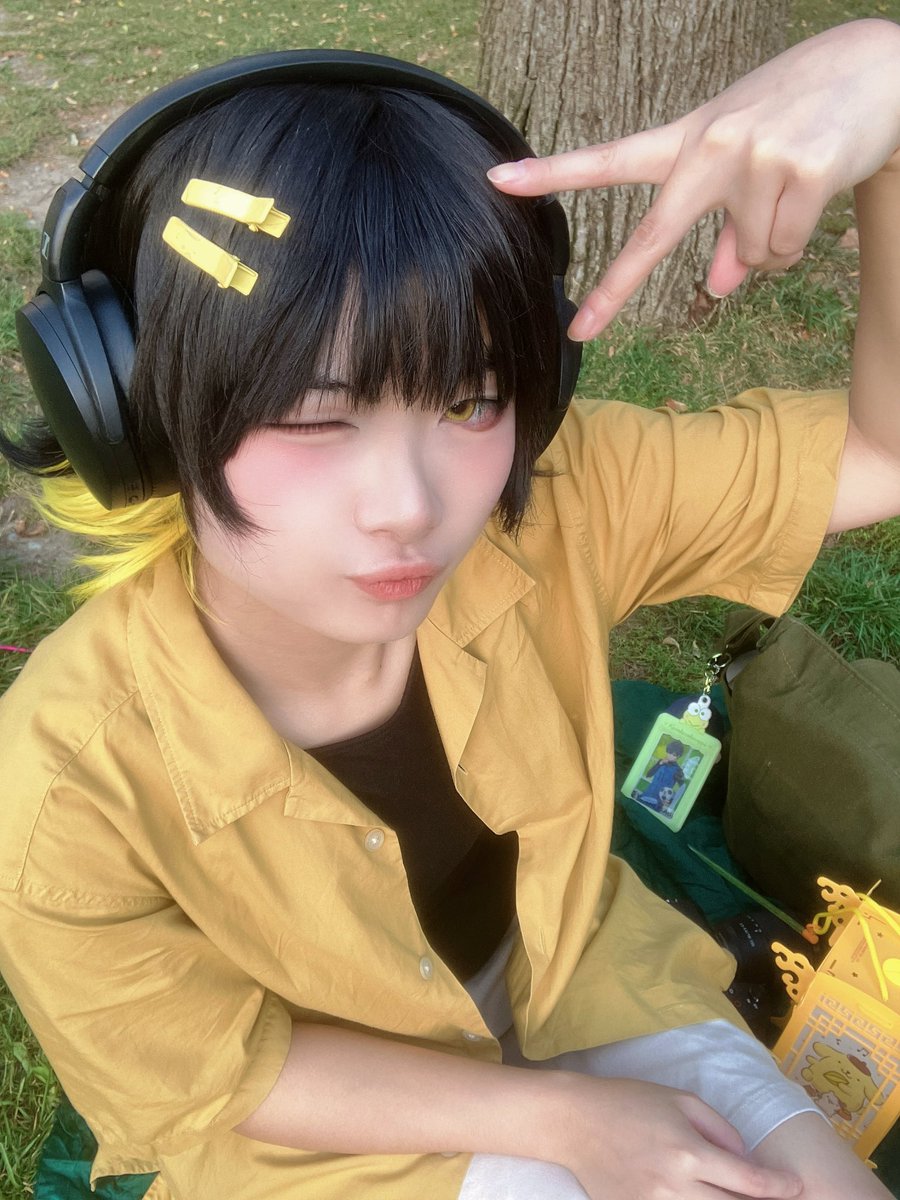 clouds/yu ☁️ semi ia :/ 🐝🧩 tweet media