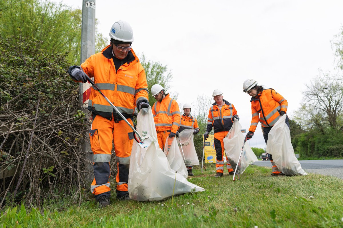 Irish_Cement's tweet photo. Our team of volunteers collected 51 bags of litter yesterday along sections of the N69, Barrack Road, Mungret Village and from Quinn’s Cross back to the factory. Good luck to the organisations, schools and communities who will be busy tomorrow. 
#teamlimerickcleanup #TLC #TLC10 https://t.co/OfDSSeu9nw