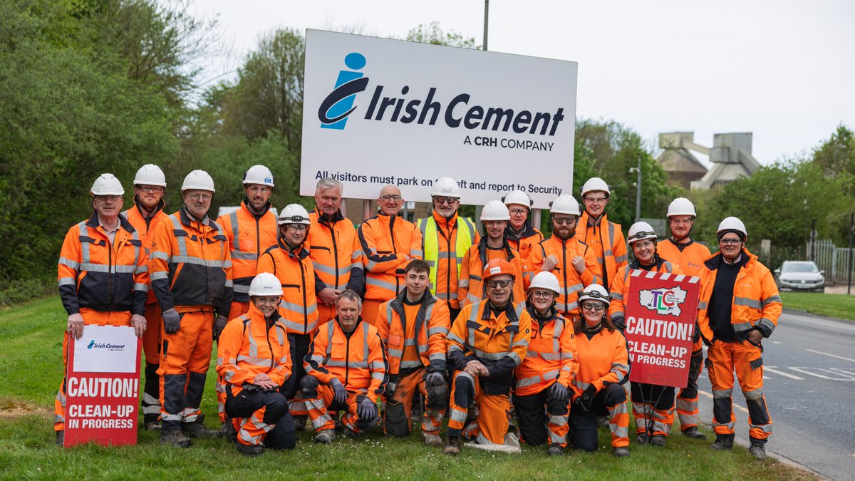 Irish_Cement's tweet photo. Our team of volunteers collected 51 bags of litter yesterday along sections of the N69, Barrack Road, Mungret Village and from Quinn’s Cross back to the factory. Good luck to the organisations, schools and communities who will be busy tomorrow. 
#teamlimerickcleanup #TLC #TLC10 https://t.co/OfDSSeu9nw