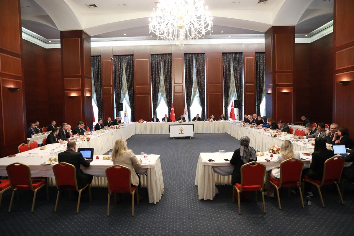 Zeki Korkutata (@korkutata_zeki) on Twitter photo 📍AK Parti Genel Merkezi
AK Parti Genel Başkan Yardımcımız ve Genel Merkez Ekonomi İşleri Başkanımız Sayın Nihat Zeybekci’nin <a href="/ZeybekciNihat/">Nihat Zeybekci 🇹🇷</a> başkanlığında, Doğu ve Güneydoğu Anadolu Bölgelerimizin milletvekilleriyle birlikte kapsamlı bir toplantı gerçekleştirdik.
Toplantımızda, 📍AK Parti Genel Merkezi
AK Parti Genel Başkan Yardımcımız ve Genel Merkez Ekonomi İşleri Başkanımız Sayın Nihat Zeybekci’nin <a href="/ZeybekciNihat/">Nihat Zeybekci 🇹🇷</a> başkanlığında, Doğu ve Güneydoğu Anadolu Bölgelerimizin milletvekilleriyle birlikte kapsamlı bir toplantı gerçekleştirdik.
Toplantımızda,