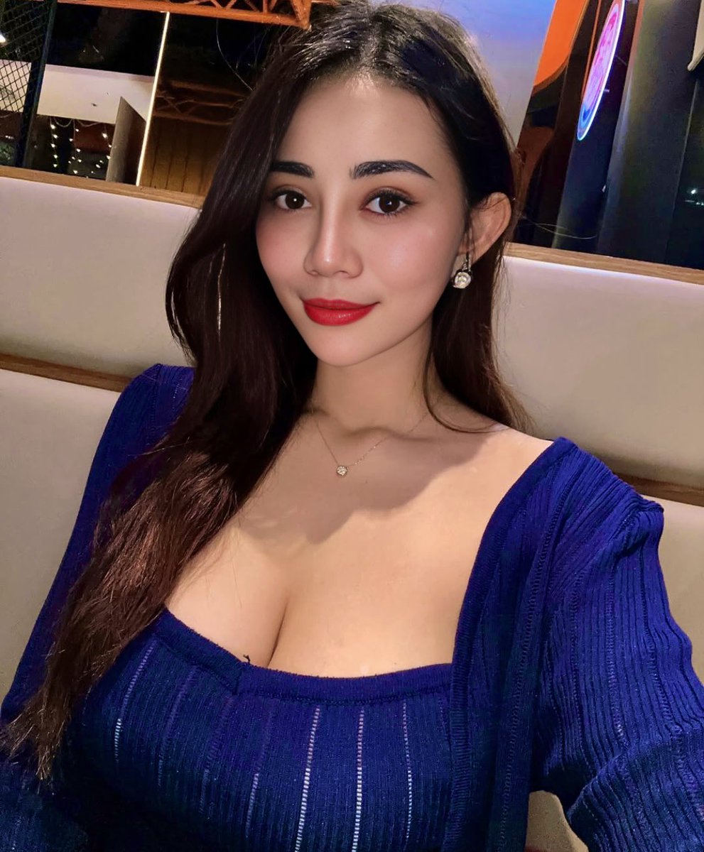 kalo aku sih modal senyumin aja selagi aku gak pernah jahat sama orang lain 😊😊 mau berkali-kali dijahatin dan difitnah juga aku cuma bisa senyumin semuanya ☺️☺️ #sherlysexy #sherlypelayansex #sherlymenggairahkan #sherlyhypersex #wanitapenggoda #wanitapenghibur #wanitapelayansex
