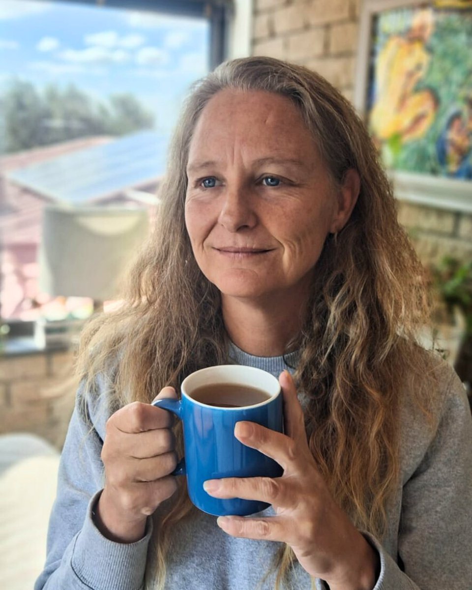 Kaboutjie's tweet image. One small change I made this year—less coffee, more green tea! ☕➡️🍵 I only have 2 cups of coffee in the morning, then switch to water & Tetley green tea. Any other green tea recs?
#WeightLossJourney #GreenTeaLife #HealthyHabits 💚