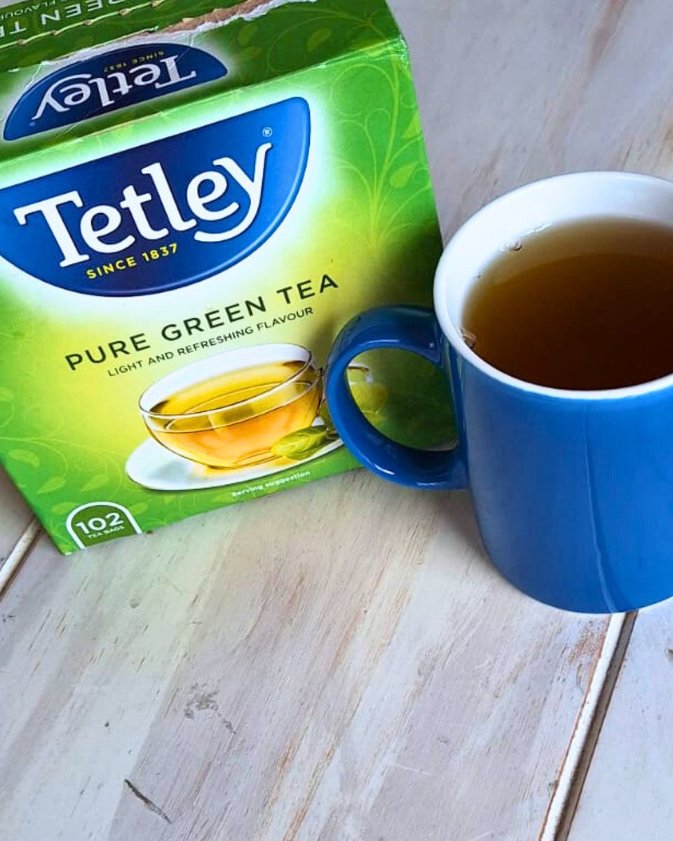 Kaboutjie's tweet image. One small change I made this year—less coffee, more green tea! ☕➡️🍵 I only have 2 cups of coffee in the morning, then switch to water & Tetley green tea. Any other green tea recs?
#WeightLossJourney #GreenTeaLife #HealthyHabits 💚