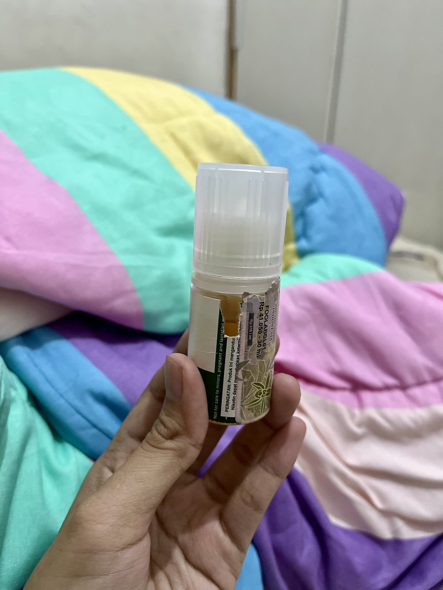 byebabygoodbyee's tweet photo. wts want to sell jual liquid foom ice honeydew sisa kayak di foto 90k aja 
#zonauang #zonajajanᅠ https://t.co/i9gBCPJA1j