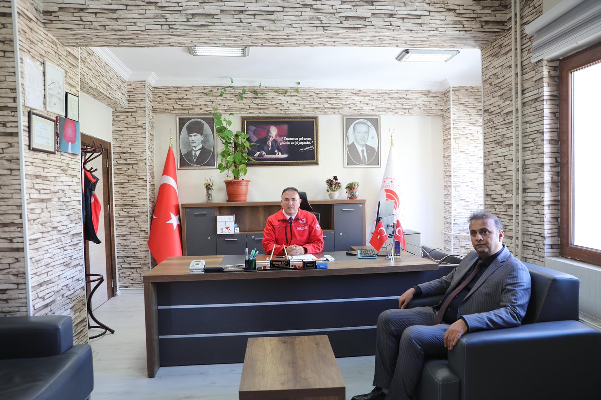 Diyarbakirtarim's tweet photo. İl Müdürümüz Adil Alan Silvan İlçe Müdürlüğümüzü ziyaret ederek yapılan iş ve çalışmalar hakkında bilgi aldı. https://t.co/5NE37pbqRS