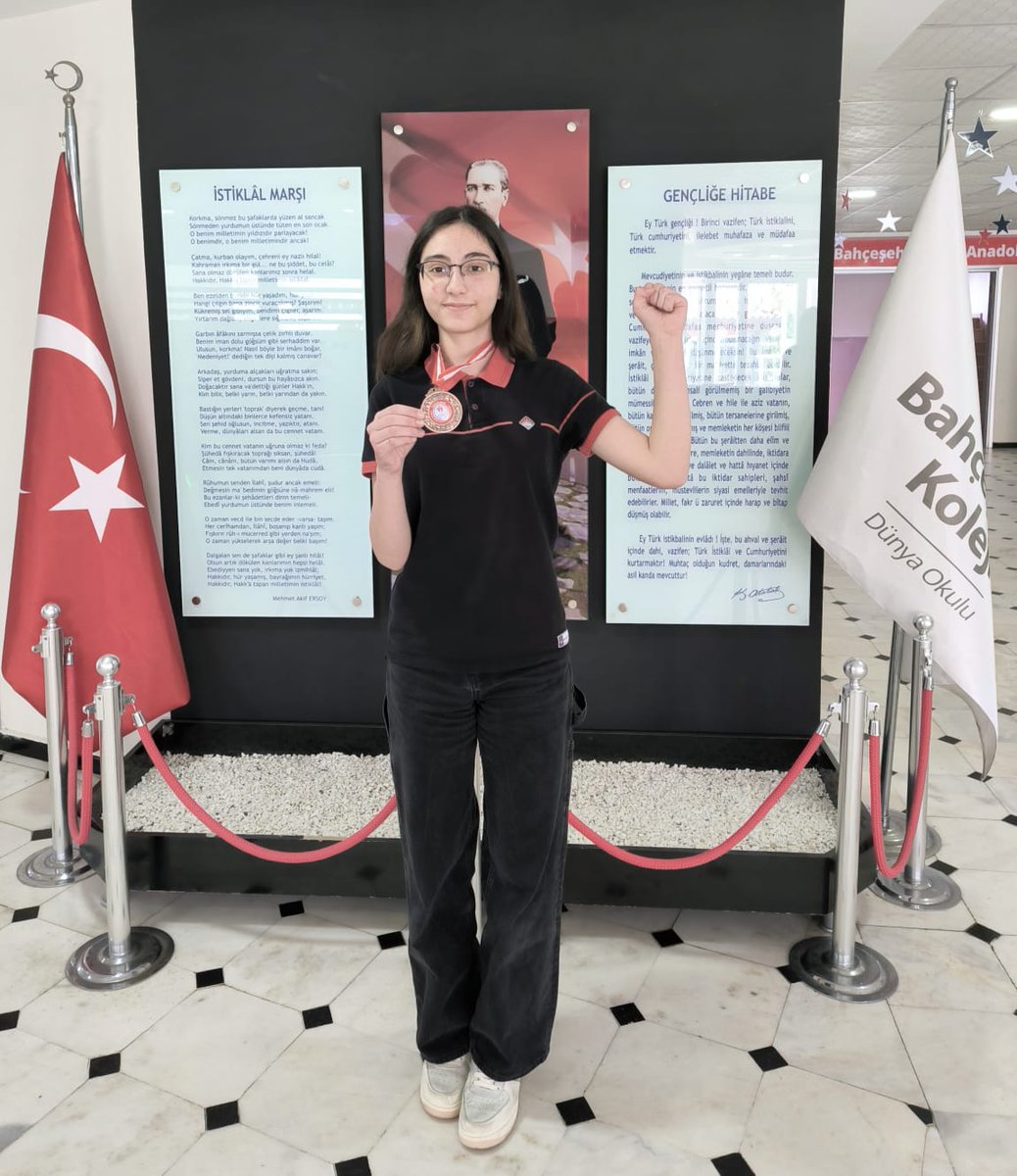 🎖️BİLEK GÜREŞİ 🎖️
2024-2025 Okul Sporları Bilek Güreşi Küçük Kızlar İL 1.liği müsabakalarında öğrencimiz Leyla Yağmur TIRAŞ İl 3️⃣. Sü olmuştur. Öğrencimizi tebrik eder, başarılarının devamını dileriz. 🎖️👏🏼