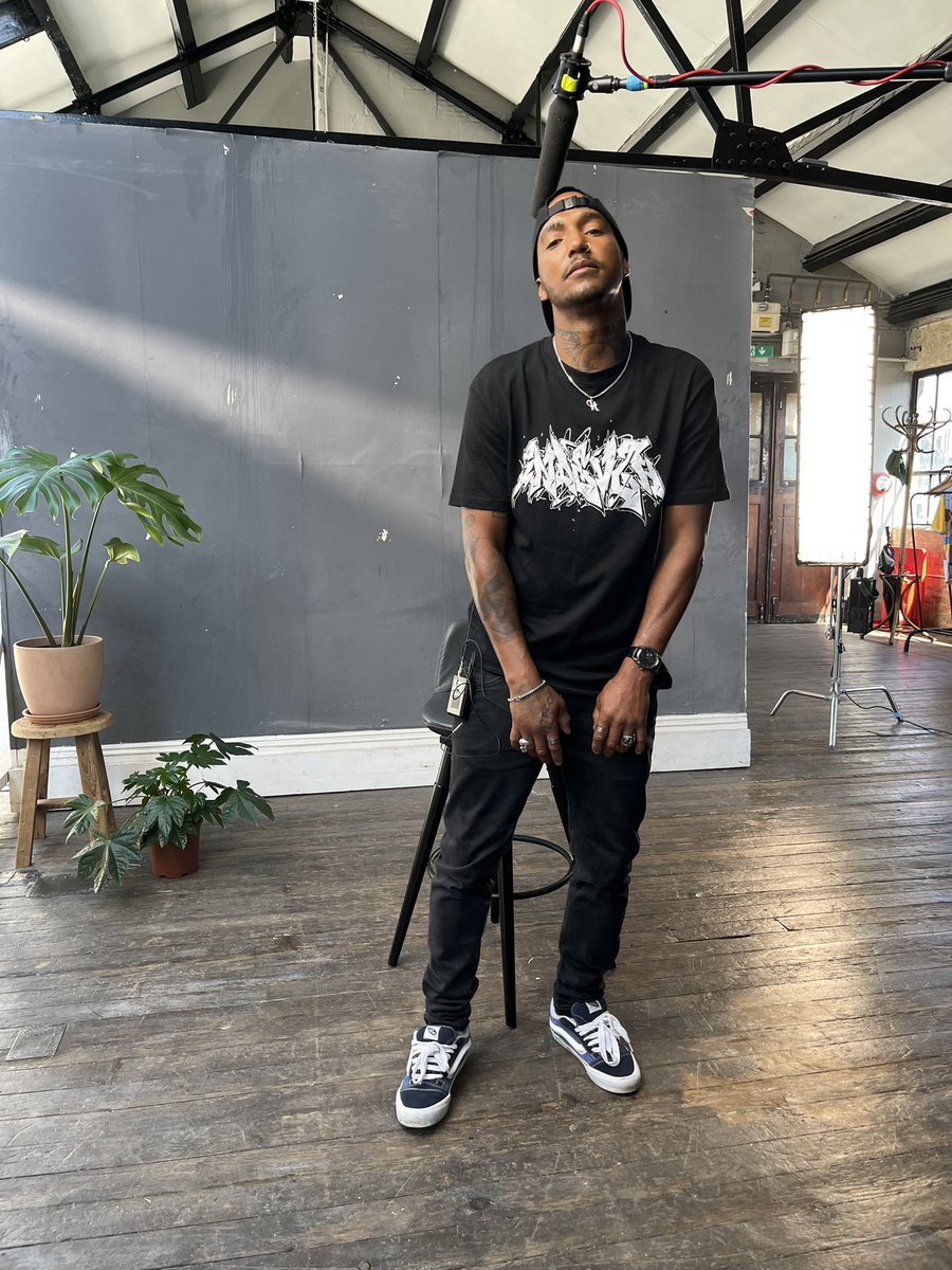 Started filming the short documentary about my life coming up in the music game yesterday, super fun day big up everyone involved 🎬🎥🔥
🦍 <a href="/HacktivistUK/">H Ʌ C K T I V I S T</a> <a href="/PRSforMusic/">PRS for Music</a>
