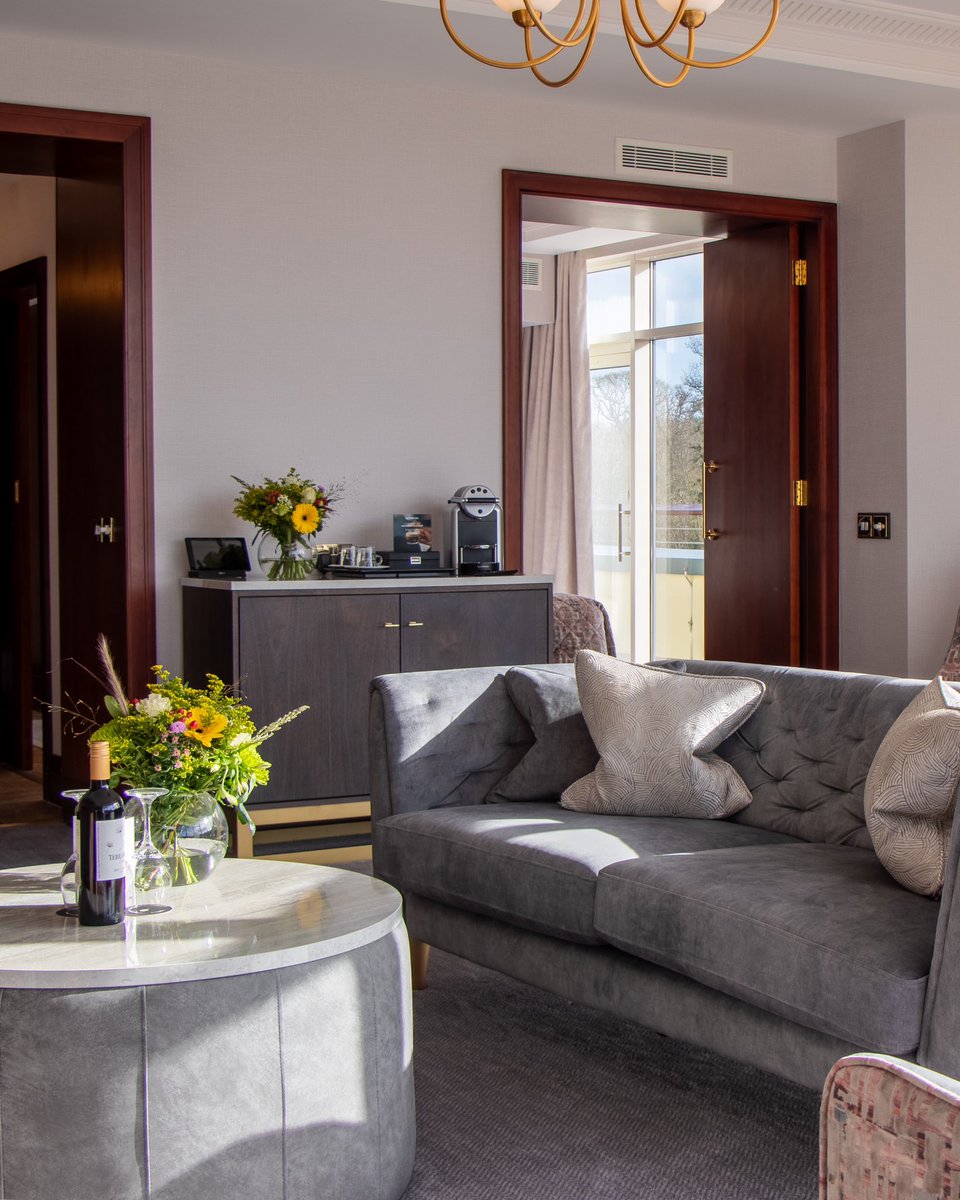 🛌 | A “Suite” Escape

Escape to an oasis of elegance in our Deluxe Suites, where a spacious bedroom, serene lounge, and stylish bathroom offer the perfect blend of comfort and indulgence.